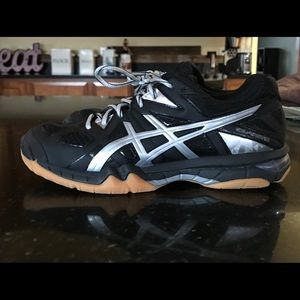 ASICS women’s volleyball shoes